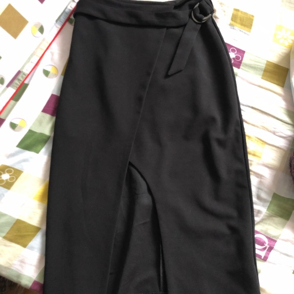 High slit skirt - Picture 2 of 2